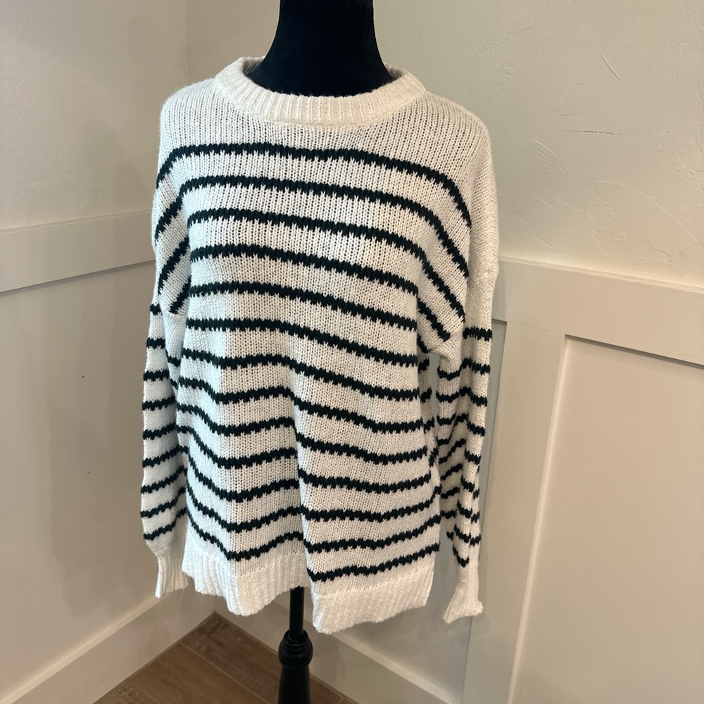 Pink Clover‎ Cream Knit Sweater